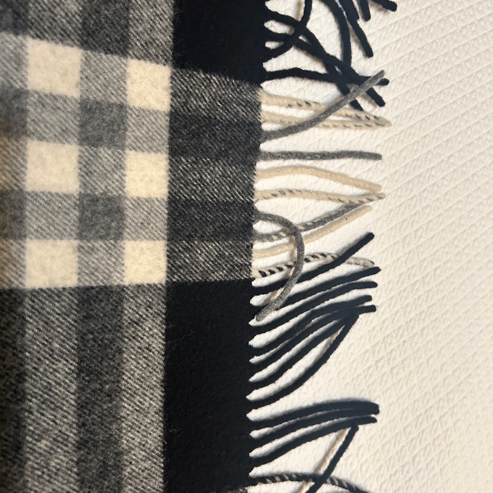 Burberry Plaid Cape with Hood. Bought at London Burberry store - Picture 6 of 12